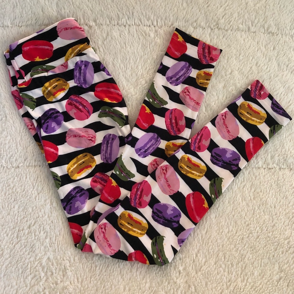 LuLaRoe OS Leggings Macaroons